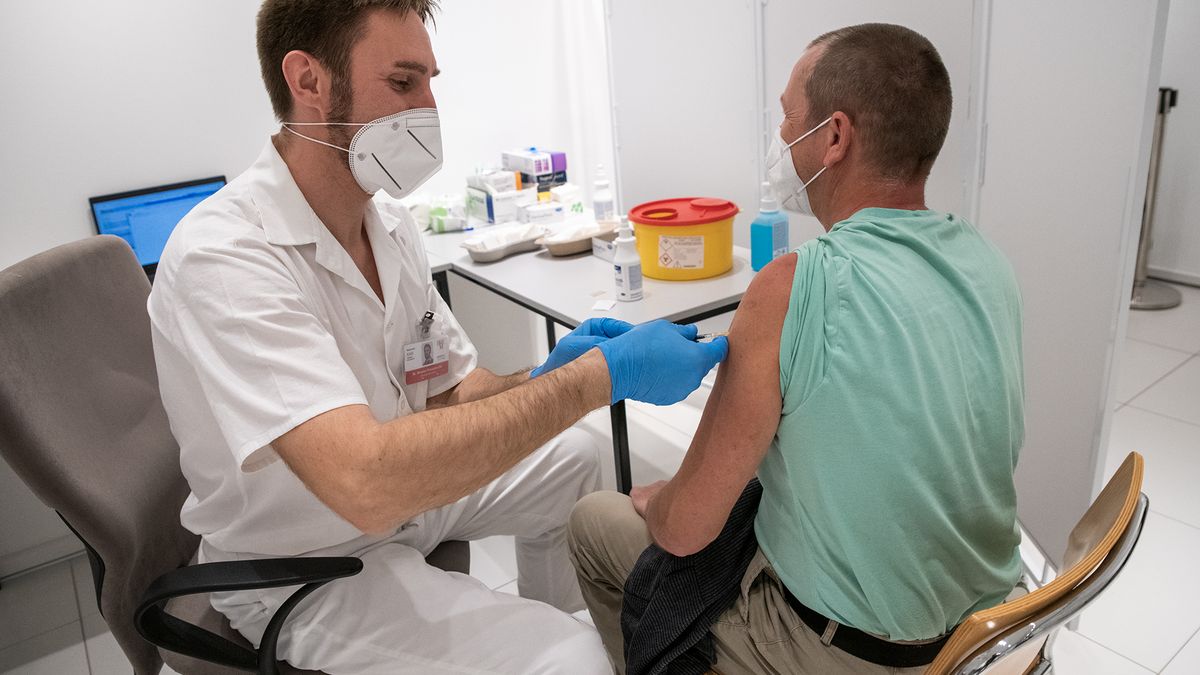 Povinné očkování jde zařídit rychle. Co mu stojí v cestě?